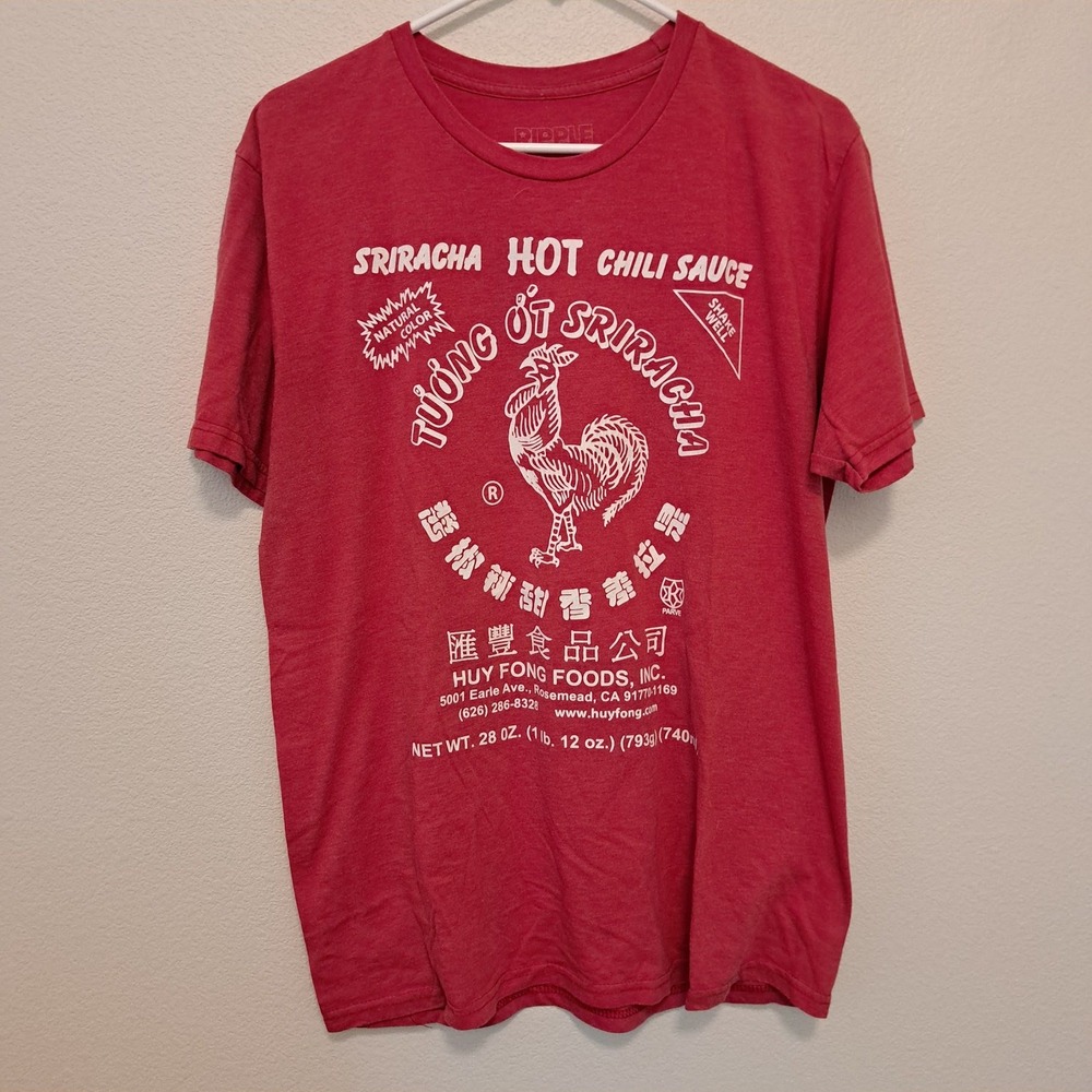 Ripple Junction Sriracha Hot Chili Sauce Graphic T-Shirt Mens Large Red Rooster